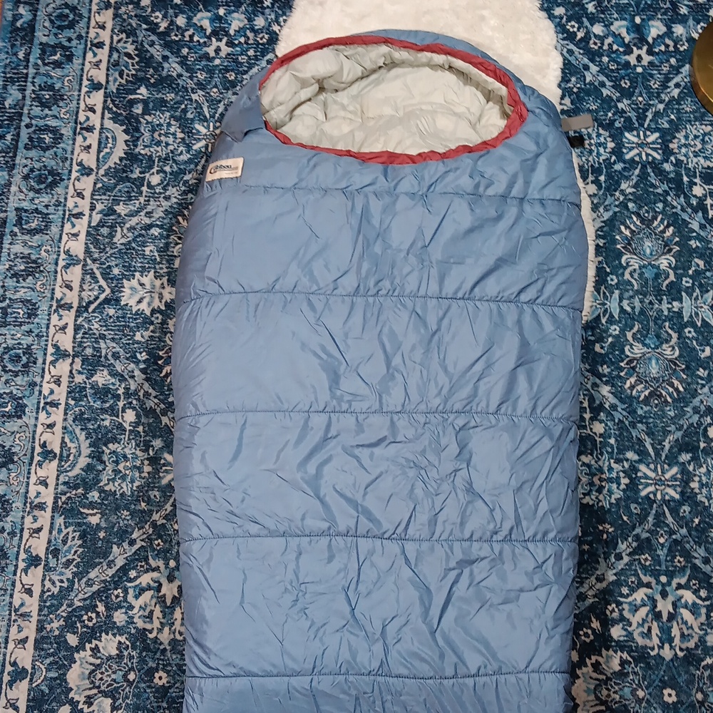 Western Mountaneering Caribou quallofil blue sleeping bag backpacking hiking